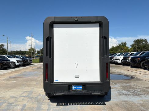Used 2024 Chevrolet Brightdrop 400 w/ Commercial Equipment Package AWD/4WD image 7