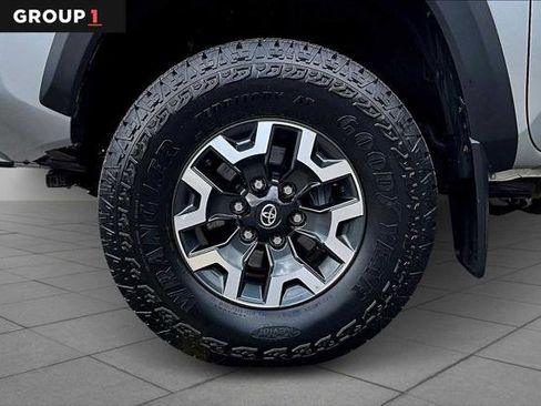 Certified 2023 Toyota Tacoma TRD Off-Road AWD/4WD image 11