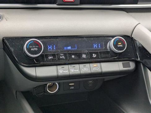 Used 2025 Hyundai Elantra Blue w/ Cargo Package image 15