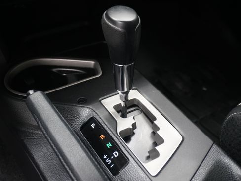 Used 2018 Toyota RAV4 XLE FWD image 22