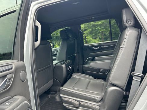 Used 2023 GMC Yukon Denali AWD/4WD image 39