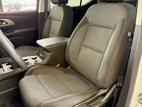 Used 2021 Chevrolet Traverse LS image 14