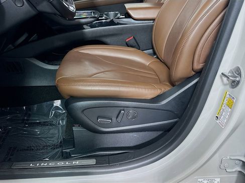 Used 2021 Lincoln Nautilus Reserve FWD image 22