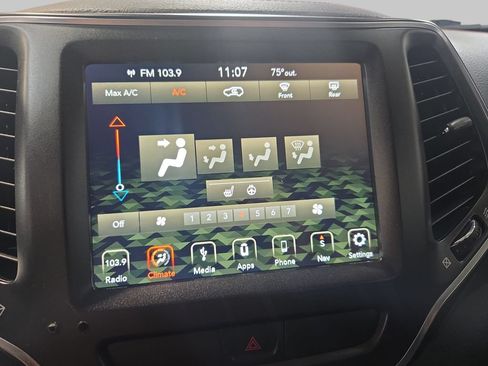 Used 2019 Jeep Cherokee Trailhawk w/ Cold Weather Group AWD/4WD image 24