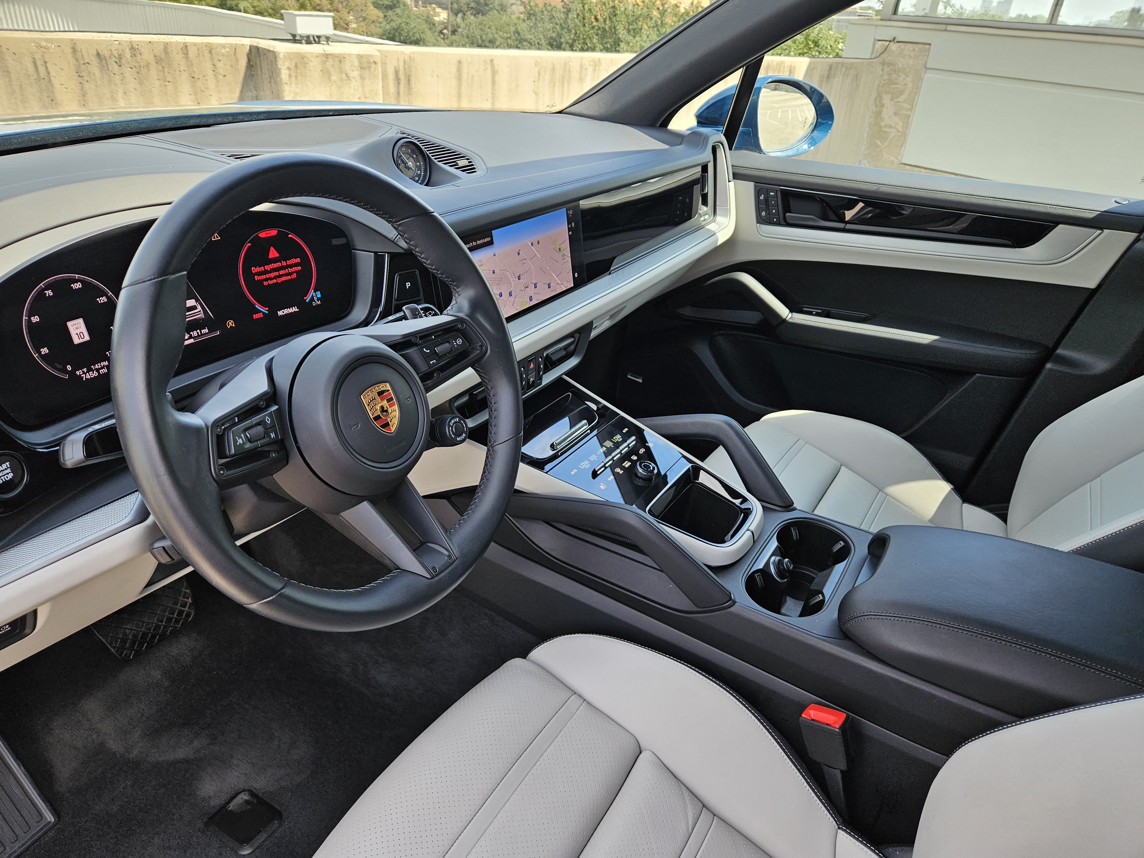Certified 2024 Porsche Cayenne AWD/4WD image 4