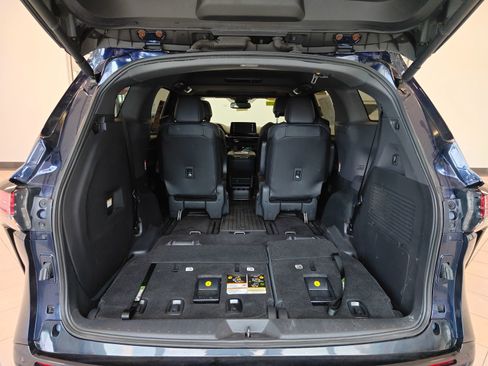 Used 2023 Toyota Sienna XSE w/ XSE Plus Package AWD/4WD image 16
