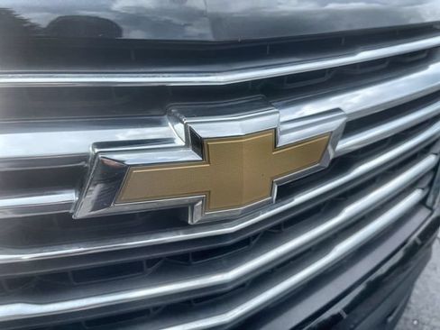 Used 2022 Chevrolet Traverse LT FWD image 30