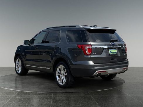 Used 2017 Ford Explorer XLT w/ Equipment Group 202A AWD/4WD image 7
