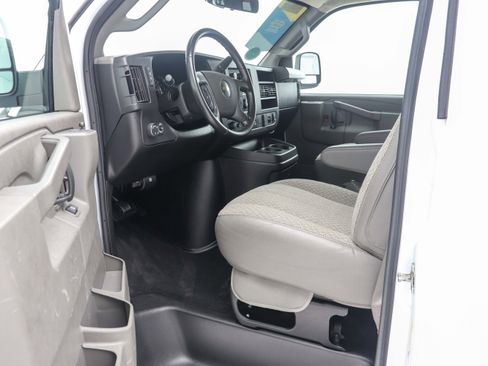 Used 2023 Chevrolet Express 3500 LT w/ LT Preferred Equipment Group image 17