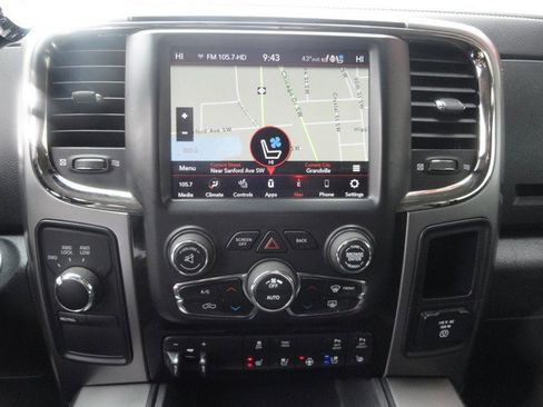 Used 2018 RAM 2500 Laramie w/ Sport Appearance Group AWD/4WD image 14