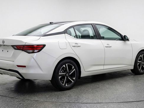 Used 2025 Nissan Sentra SV FWD image 7