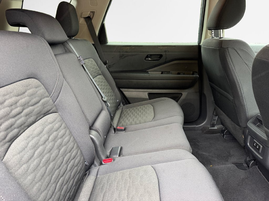 Used 2026 Nissan Pathfinder SV AWD/4WD image 27