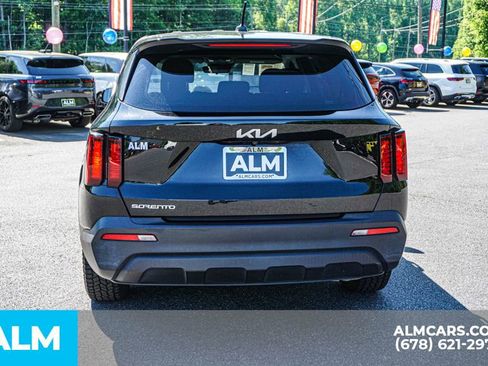 Used 2023 Kia Sorento LX FWD image 11