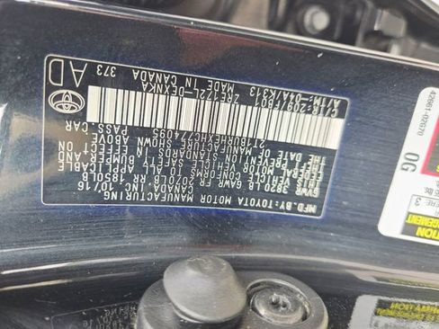 Used 2017 Toyota Corolla LE image 32