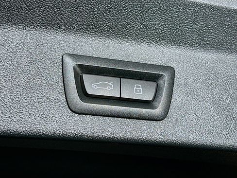 Used 2024 BMW X3 xDrive30i w/ Convenience Package image 32