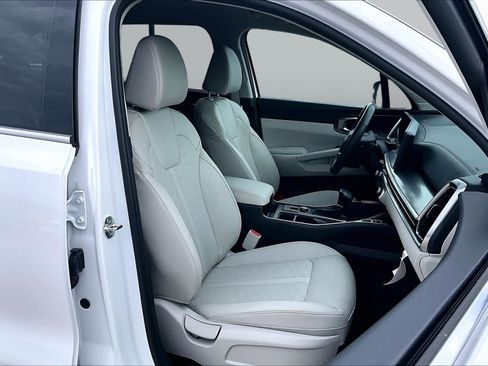 Used 2026 Kia Sorento S FWD image 9