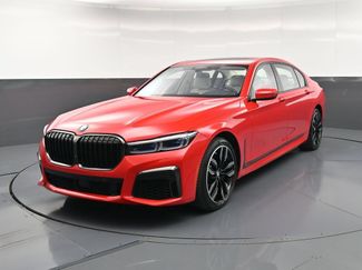 Used 2022 BMW M760i xDrive w/ Luxury Rear Seating Package AWD/4WD video 1