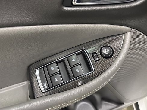 Used 2019 Chevrolet Impala LT image 14