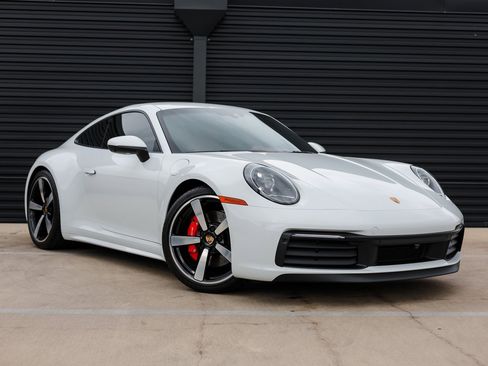 Certified 2022 Porsche 911 Carrera 4S image 9