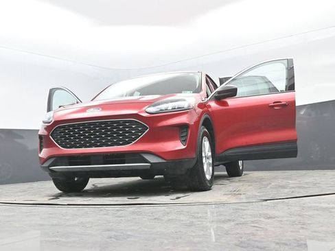 Used 2022 Ford Escape SE w/ Cold Weather Package image 25