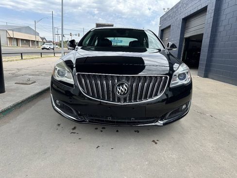 Used 2017 Buick Regal Sport Touring FWD image 3