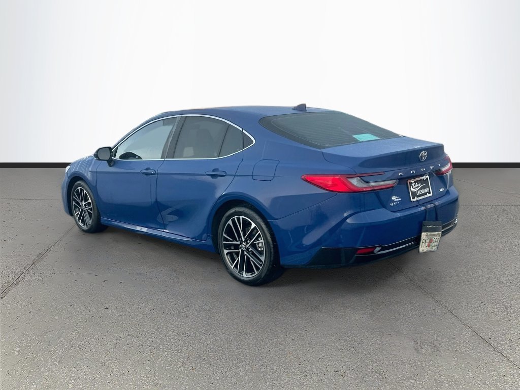 Used 2025 Toyota Camry XLE FWD image 5
