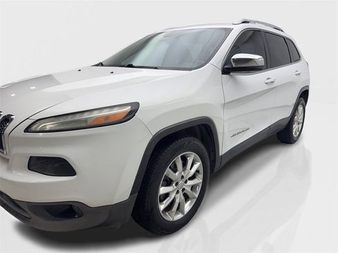 Used 2016 Jeep Cherokee Limited image 11