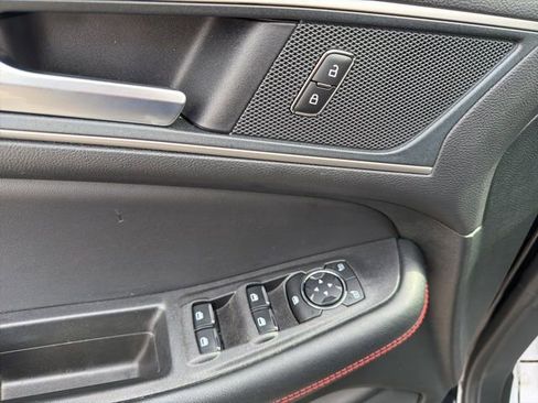 Used 2024 Ford Edge ST-Line image 25