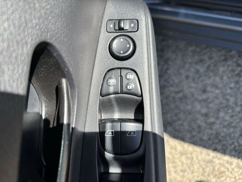 Used 2023 Nissan Kicks S image 12