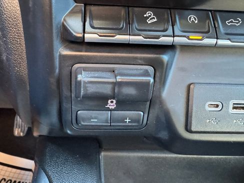 Used 2019 Chevrolet Silverado 1500 LT Trail Boss image 32