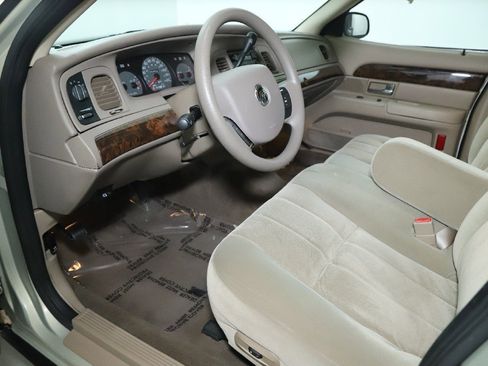 Used 2005 Mercury Grand Marquis GS image 21