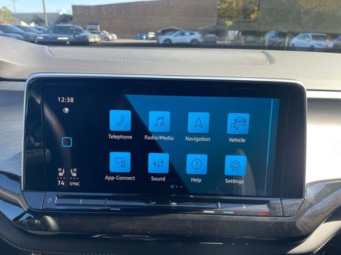 Used 2025 Volkswagen Atlas Cross Sport SE image 20