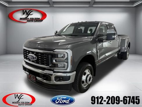 New 2026 Ford F350 4x4 Crew Cab DRW Super Duty image 1