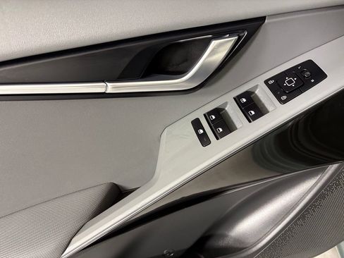 New 2026 Kia Niro EX FWD image 19