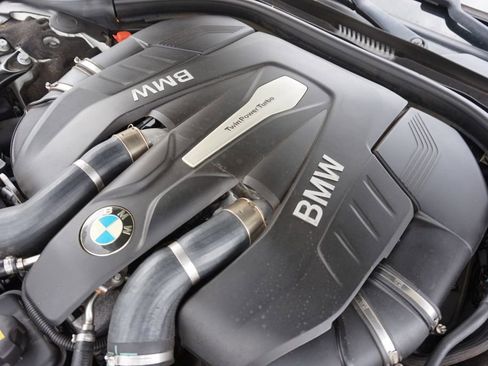 Used 2016 BMW 750i xDrive image 17