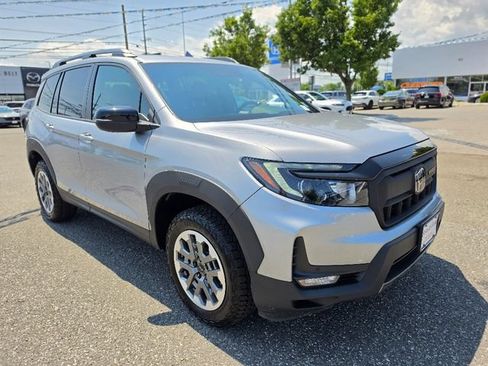Used 2025 Honda Passport TrailSport image 7