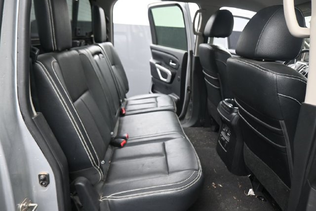 Used 2018 Nissan Titan PRO-4X w/ Pro-4x Convenience Package AWD/4WD image 16