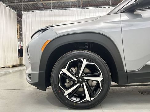 Used 2023 Chevrolet TrailBlazer RS w/ Convenience Package AWD/4WD image 21
