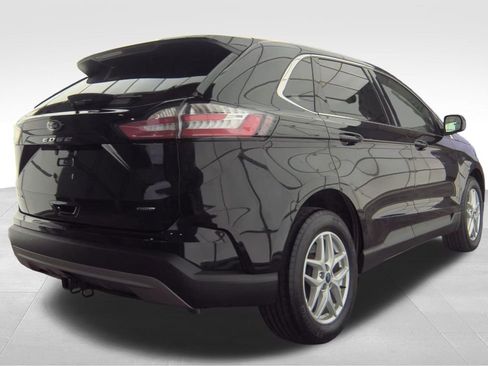 Used 2022 Ford Edge SEL w/ Convenience Package image 3