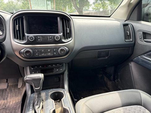 Used 2020 Chevrolet Colorado Z71 AWD/4WD image 18