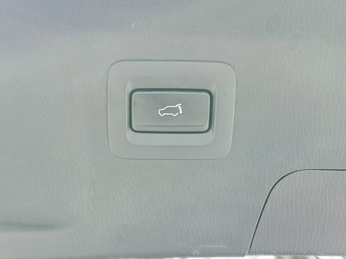 Used 2021 MAZDA CX-9 Signature image 10