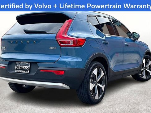 Used 2025 Volvo XC40 B5 Plus image 2