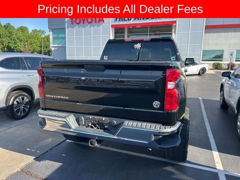 Used 2021 Chevrolet Silverado 1500 LT AWD/4WD image 6