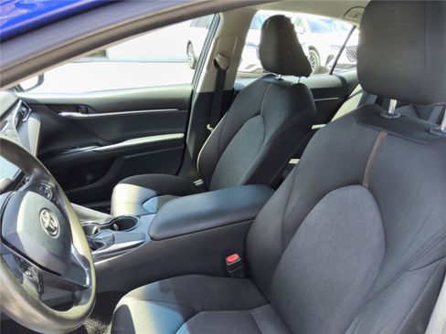 Used 2018 Toyota Camry LE FWD image 17