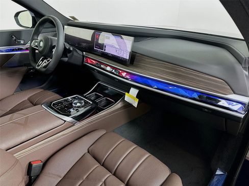 New 2026 BMW i7 xDrive60 image 31