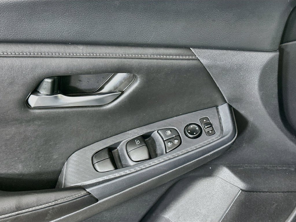 Used 2024 Nissan Sentra SV FWD image 23