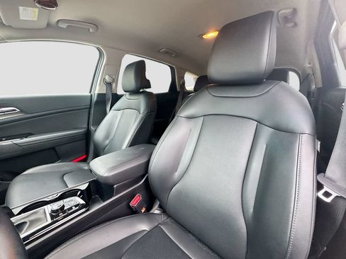 Certified 2024 Kia Sportage EX AWD/4WD image 24