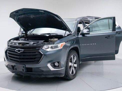 Used 2018 Chevrolet Traverse LT w/ LPO, Black Accent Package image 23
