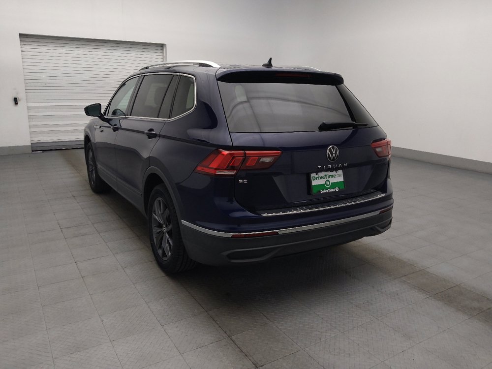 Used 2023 Volkswagen Tiguan SE w/ Panoramic Sunroof Package FWD image 5