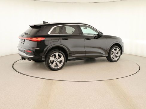 Certified 2025 Audi Q5 Prestige image 8